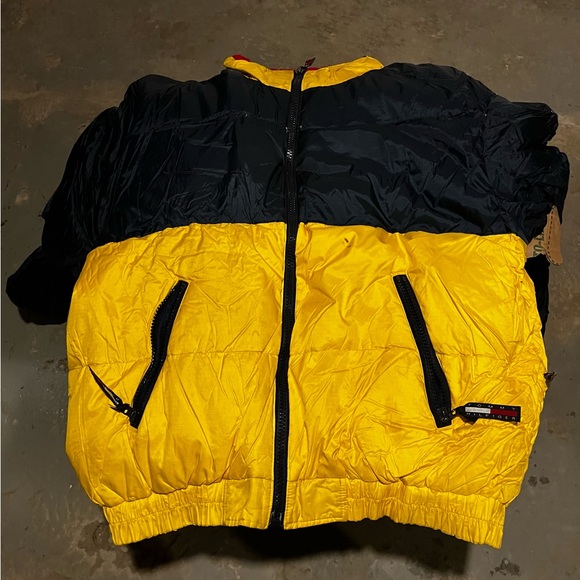 Vintage Tommy Hilfiger Reversible Puffer Winter Jacket size XL - Picture 1 of 5